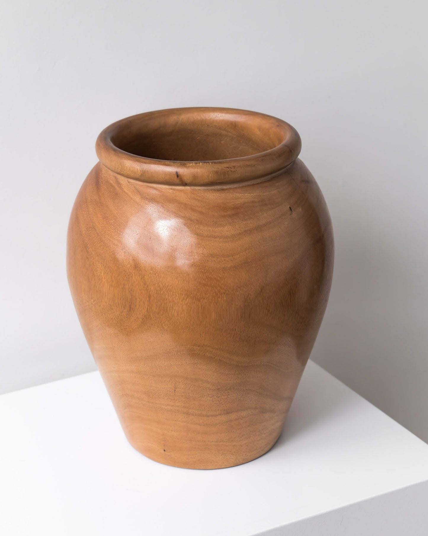 SCULPTURED SUAR VASE