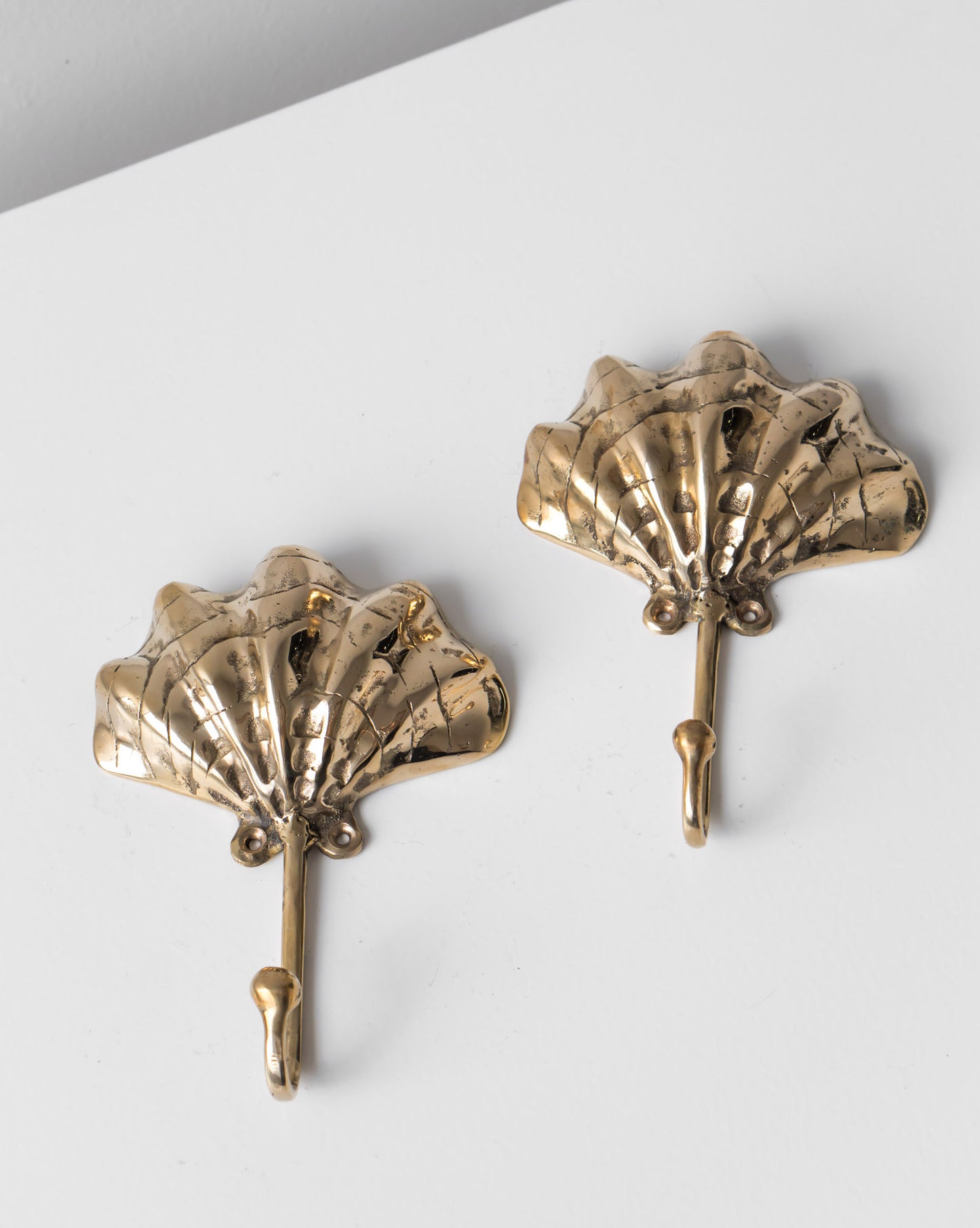 BRASS CLAM WALL HOOK