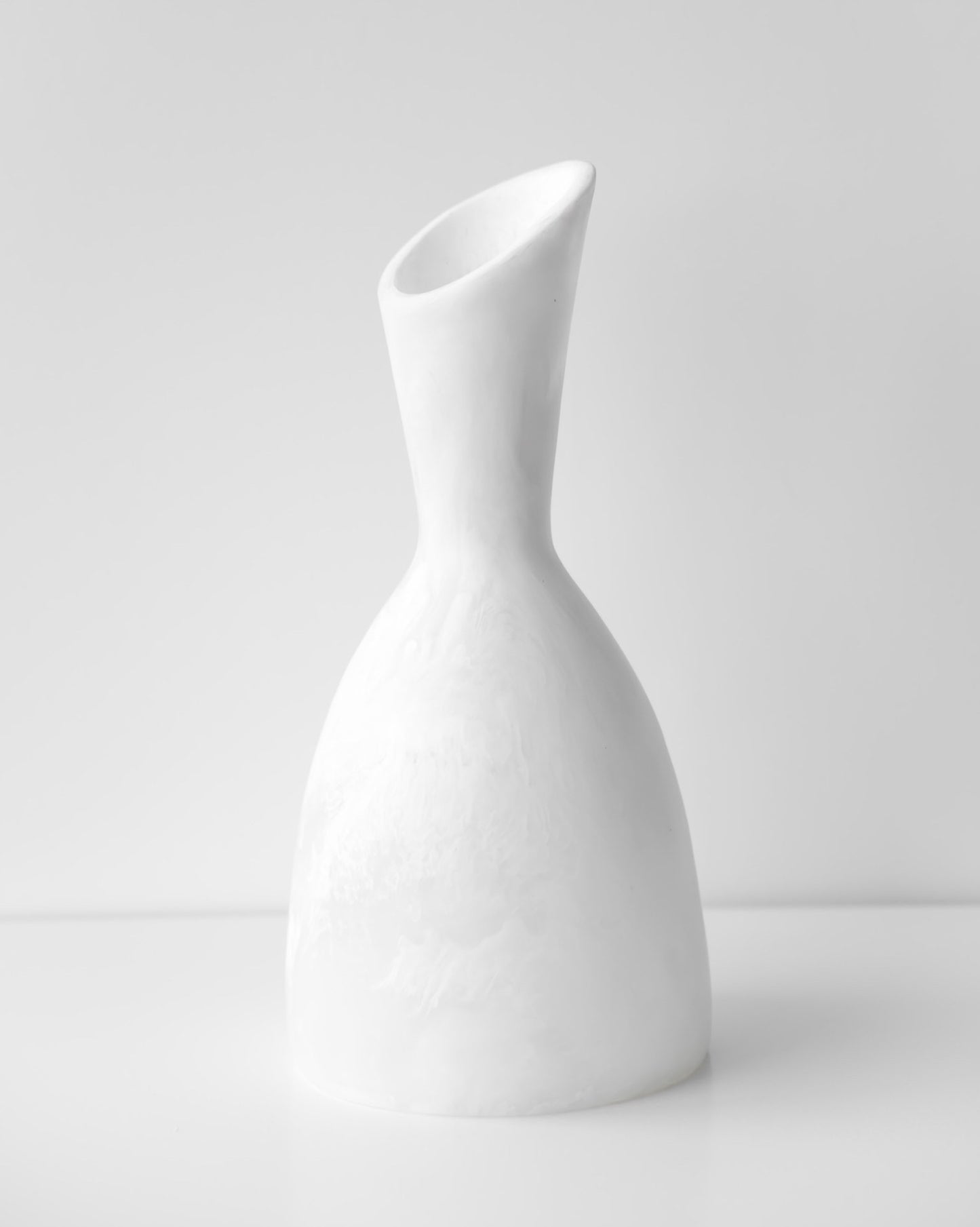 RESIN NEPTUNE VASE WHITE