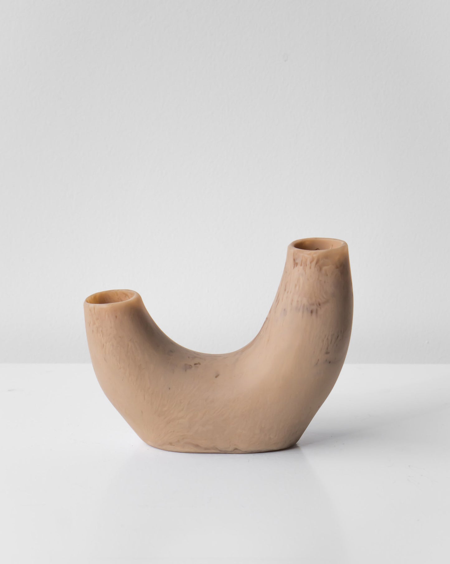 RESIN LOWE VASE BEIGE