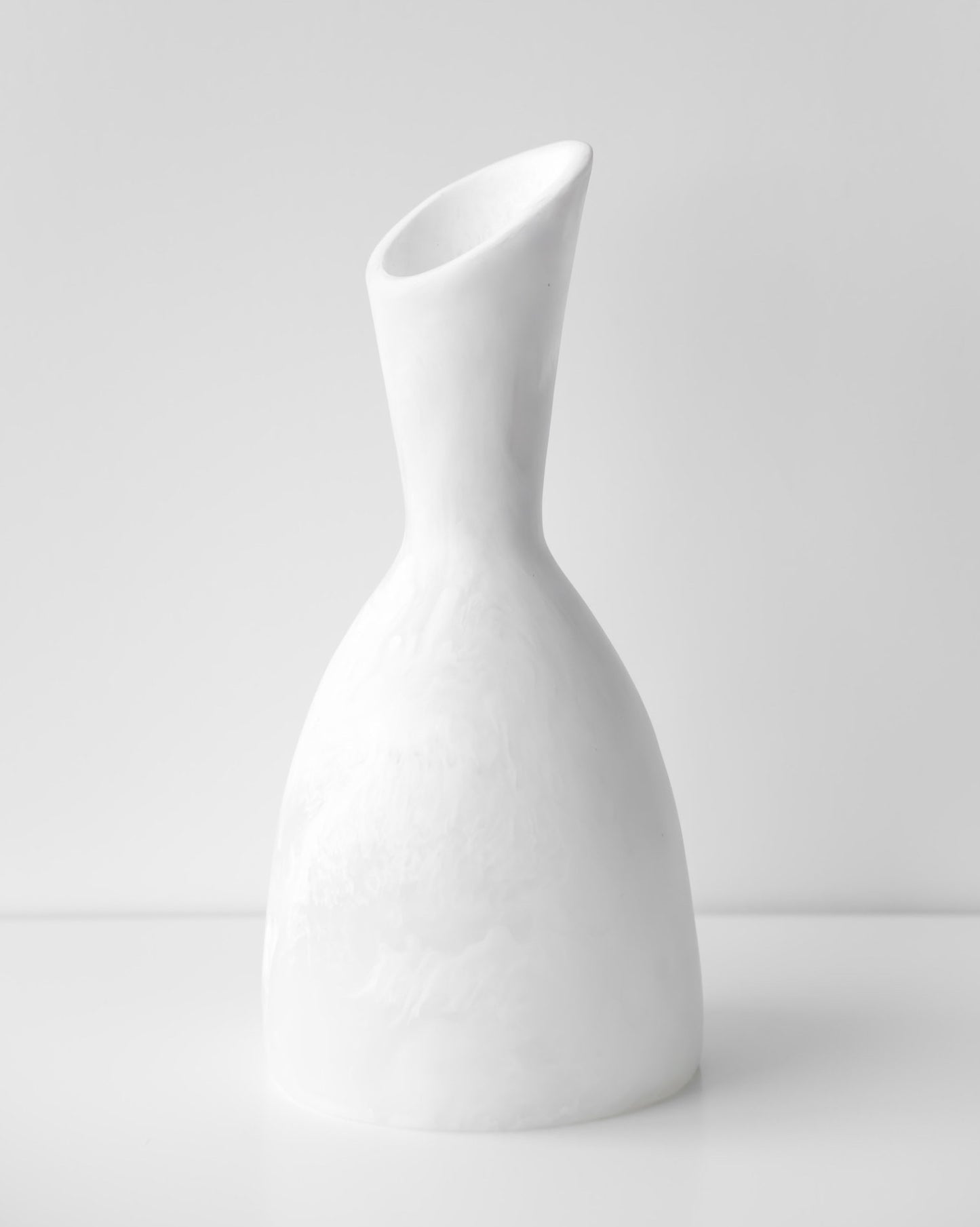 RESIN NEPTUNE VASE WHITE