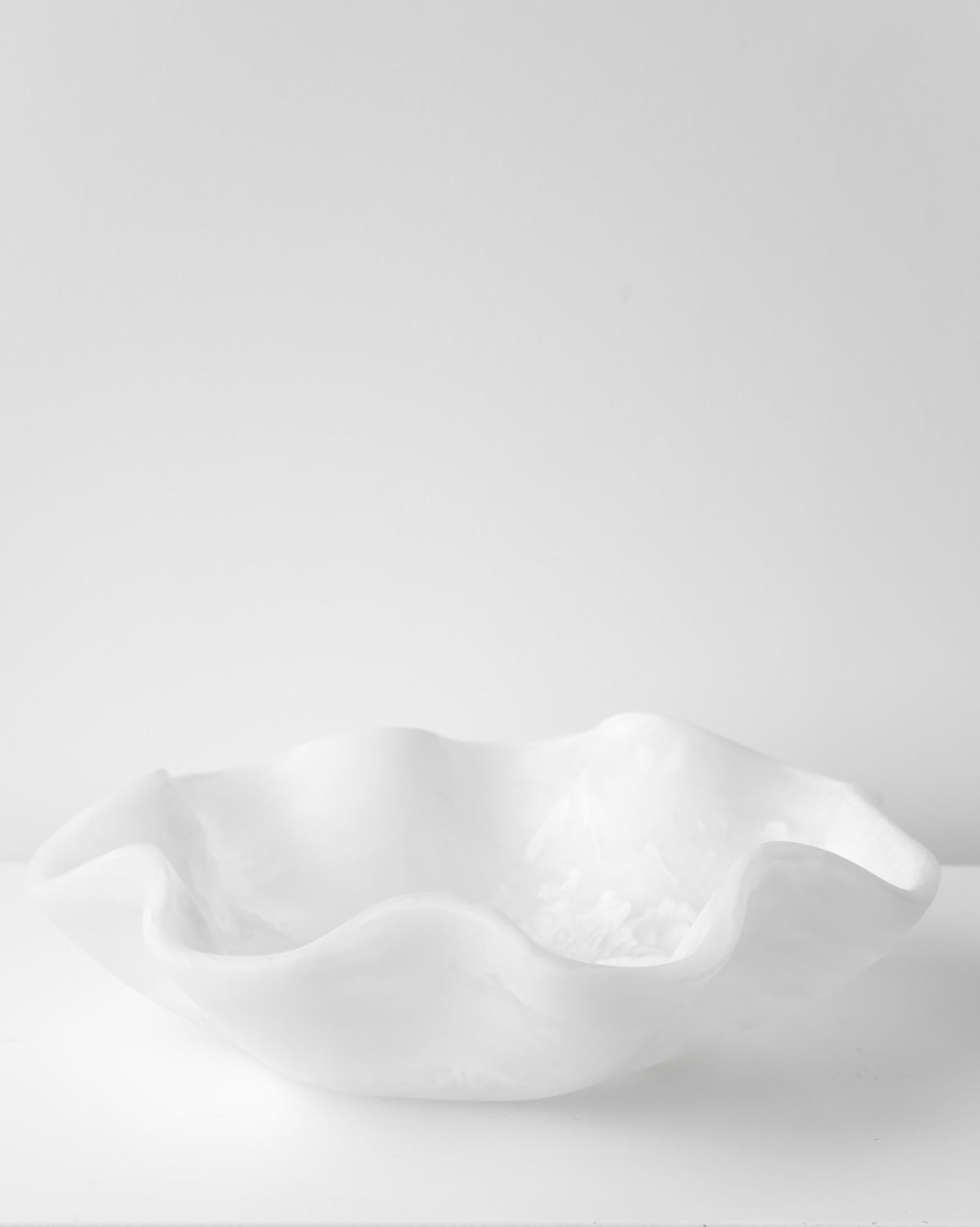 RESIN SQUIGGLE BOWL