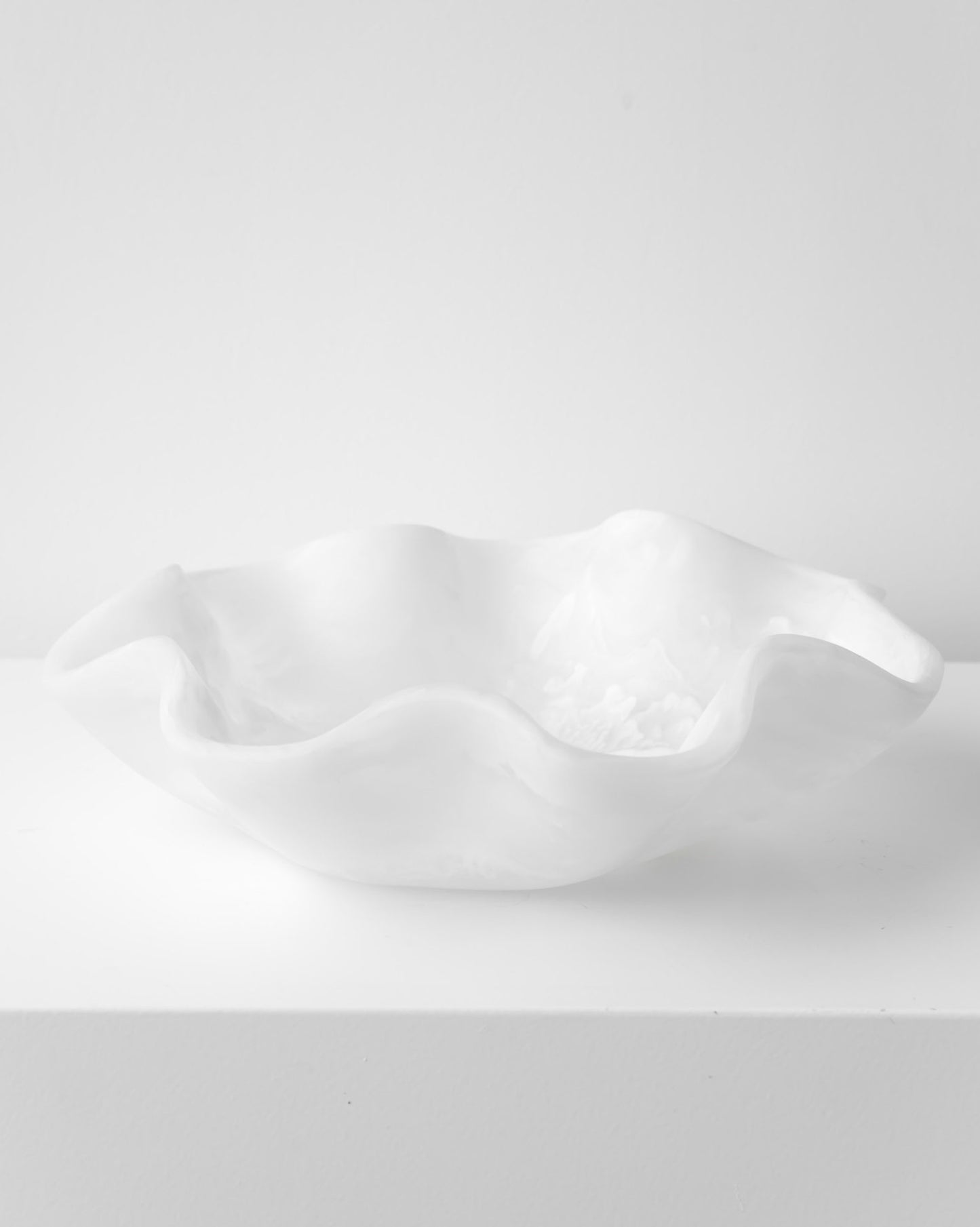 RESIN SQUIGGLE BOWL