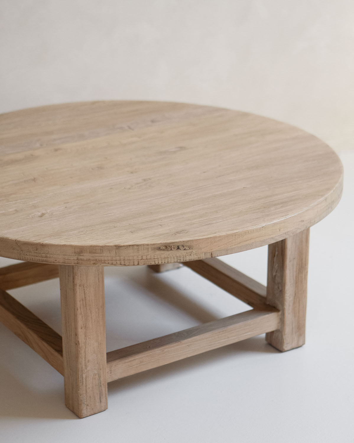 ELM ROUNDIE COFFEE TABLE