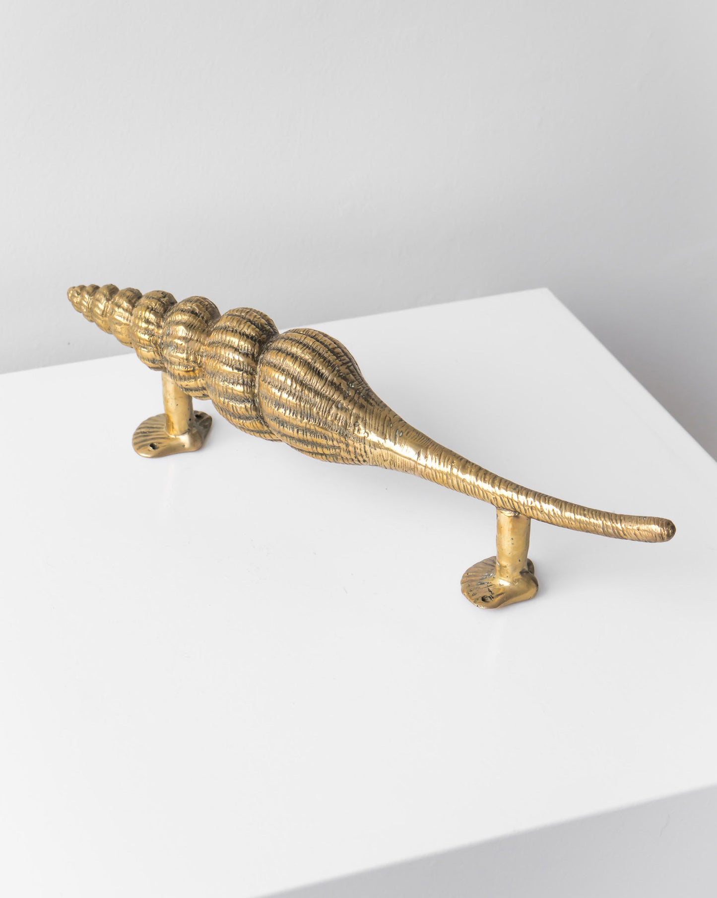 BRASS SHELL DOOR HANDLE