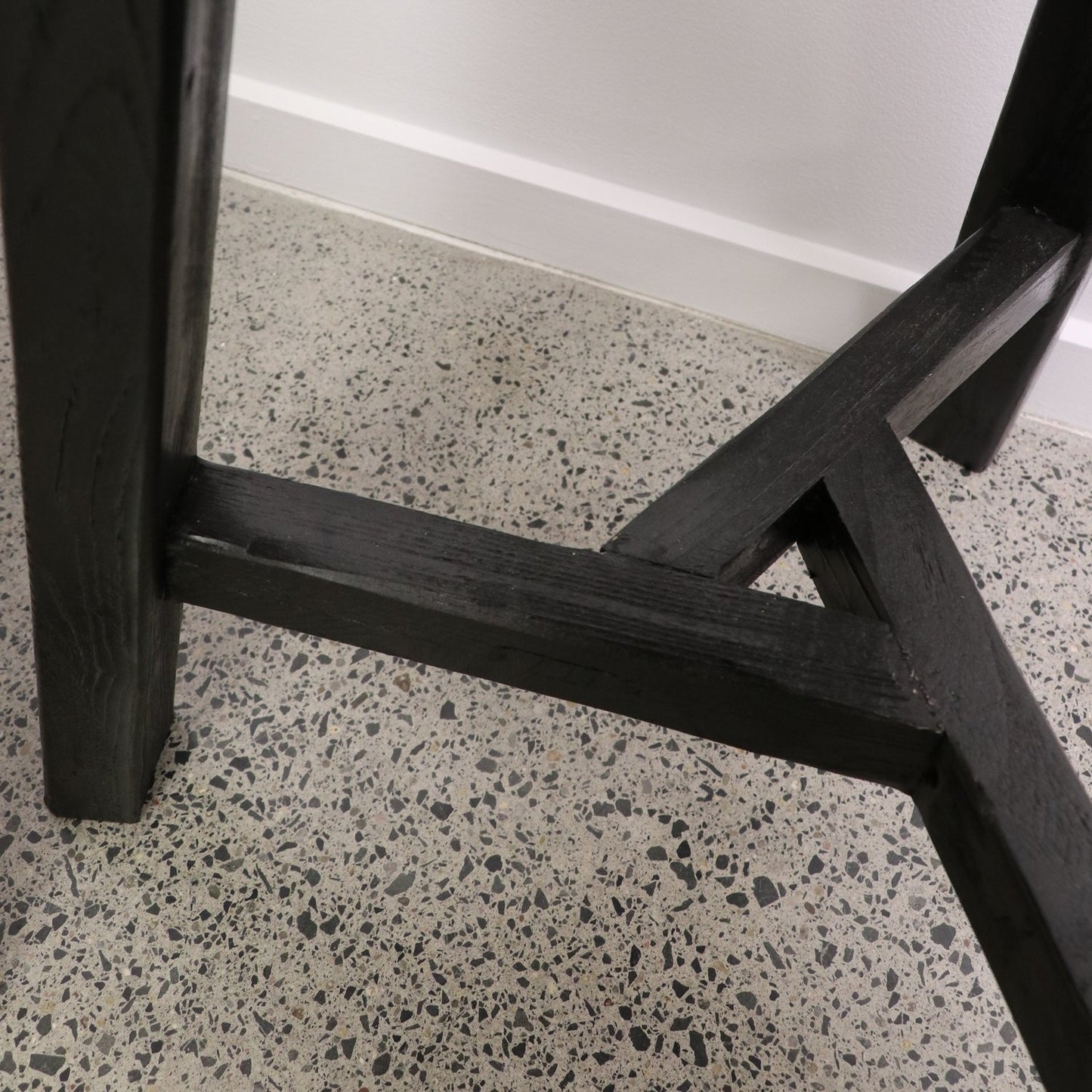 ELM BARSTOOL BLACK