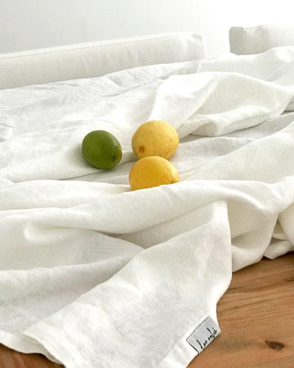 LINEN TABLECLOTH WHITE