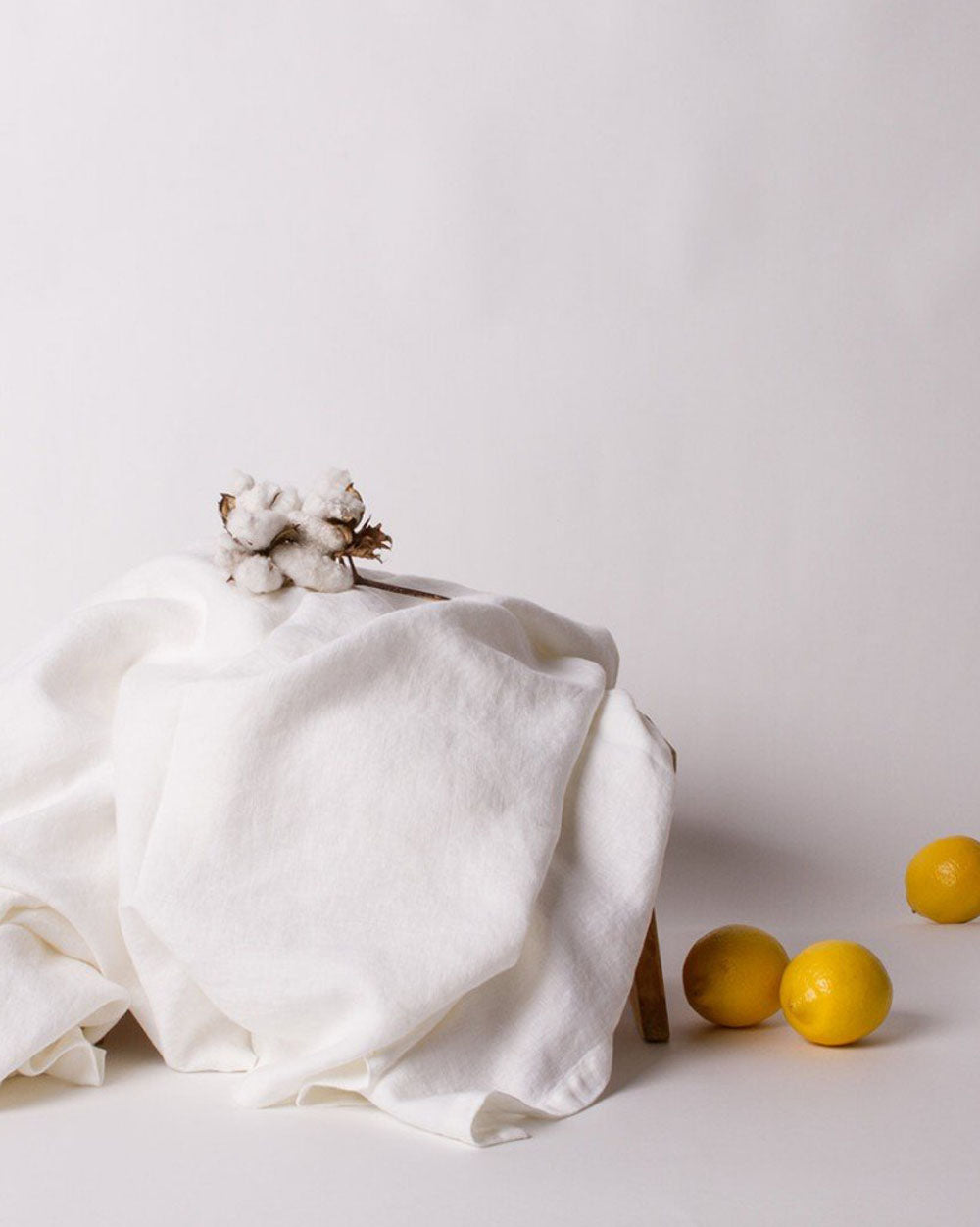 LINEN TABLECLOTH WHITE