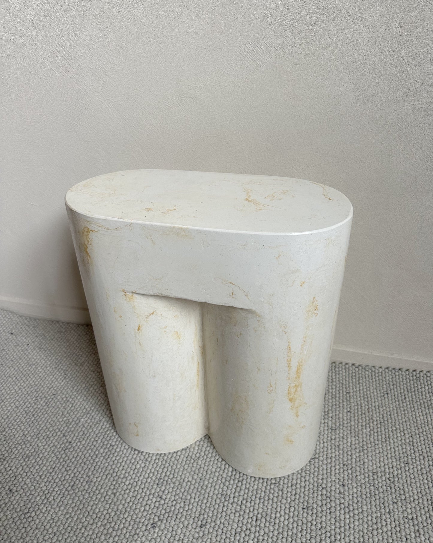 CHUBBY CONCRETE PLINTH