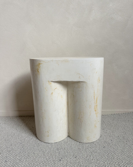 CHUBBY CONCRETE PLINTH