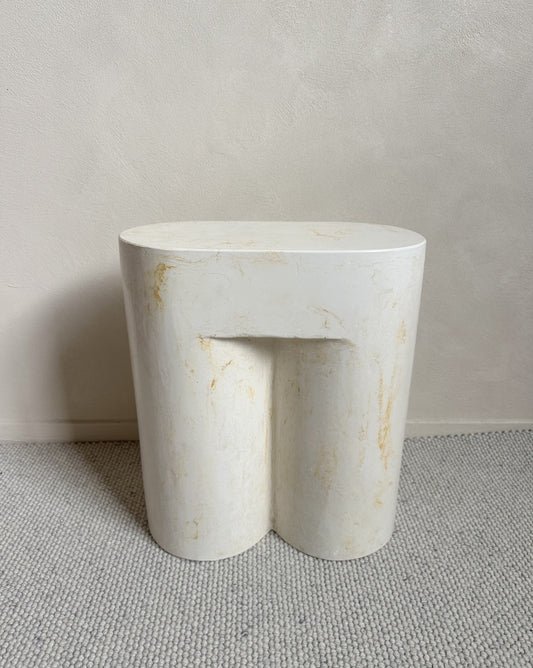 CHUBBY CONCRETE PLINTH