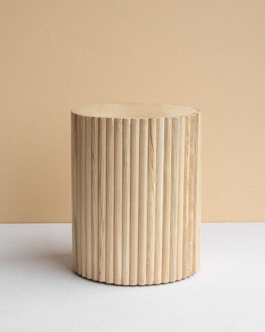 SCOTTIE SIDE TABLE