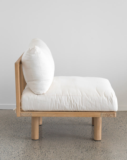GILI ISLAND ARMCHAIR
