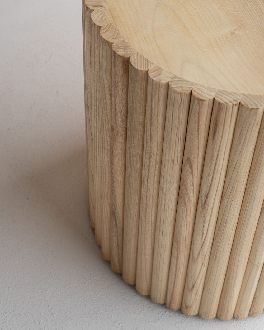 SCOTTIE SIDE TABLE