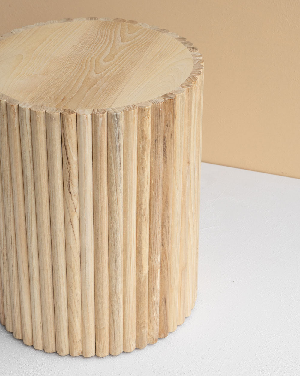 SCOTTIE SIDE TABLE