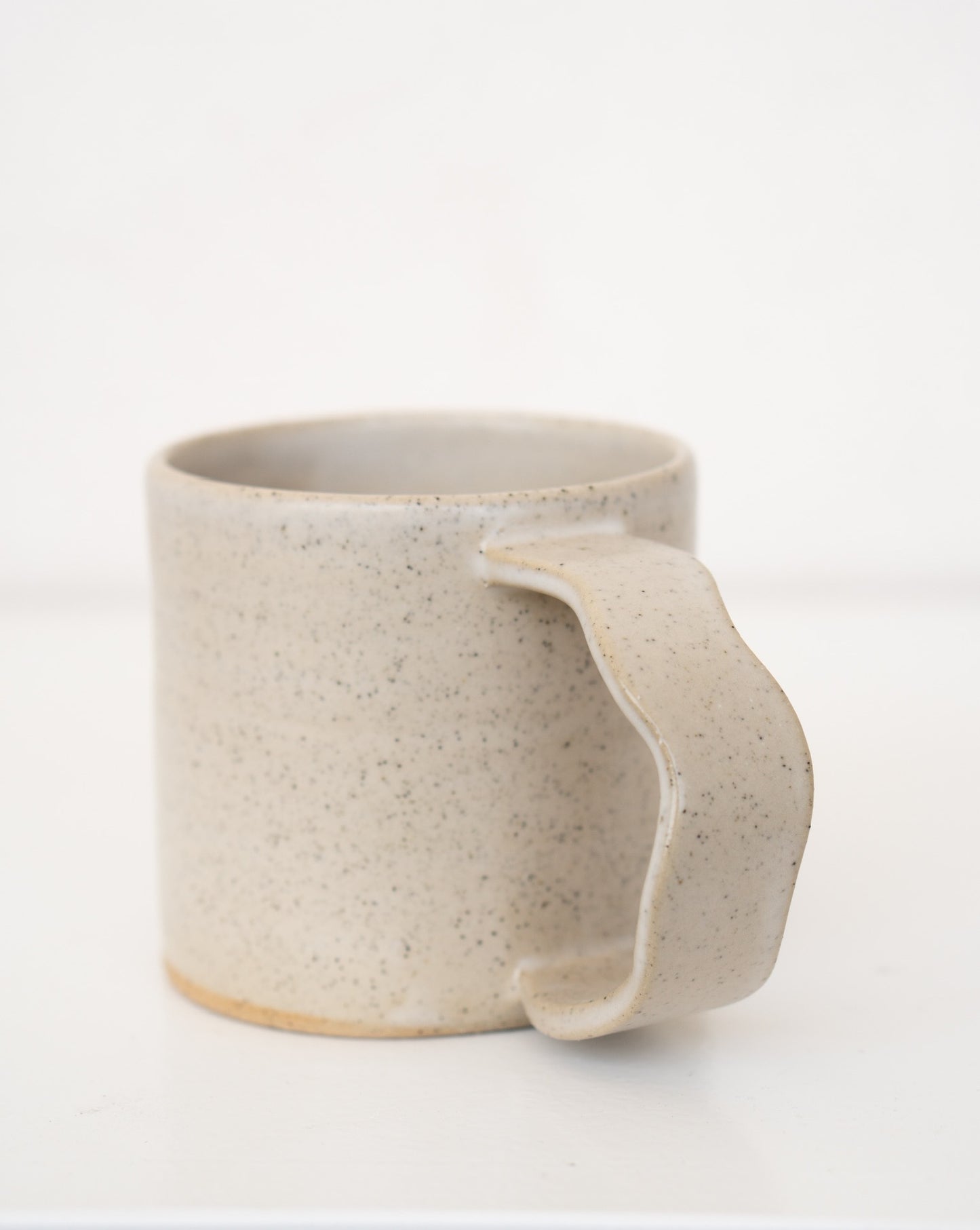 WAVY CERAMIC MUG